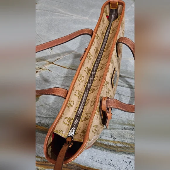 Dooney & Bourke DB 1975 Monogram Tote Bag – Tan/Brown -Like New! - Picture 6 of 16